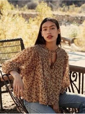 Doen Artiste blouse in golden floral